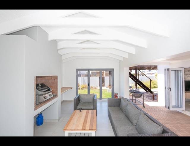 3 BEDROOM HOUSE FOR SALE IN LANGEBAAN NORTH